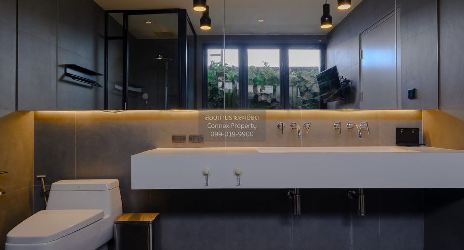 Casa adosada en venta de 3 habitaciones en Wang Thonglang, Bangkok