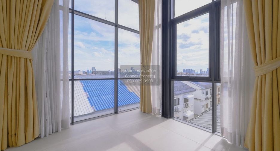 Casa adosada en venta de 3 habitaciones en Wang Thonglang, Bangkok
