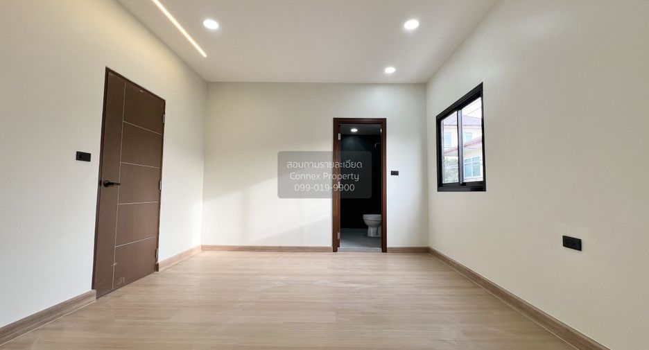 Casa adosada en venta de 3 habitaciones en Wang Thonglang, Bangkok