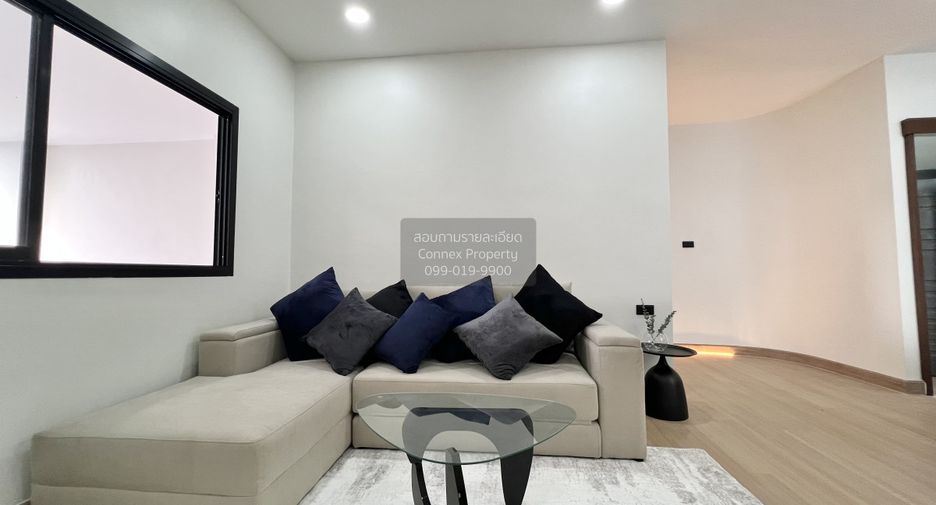 Casa adosada en venta de 3 habitaciones en Wang Thonglang, Bangkok