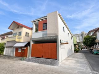 Casa adosada en venta de 3 habitaciones en Wang Thonglang, Bangkok