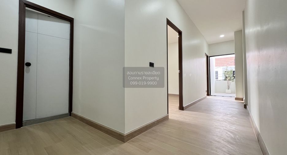 Casa adosada en venta de 3 habitaciones en Wang Thonglang, Bangkok