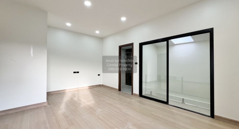 Casa adosada en venta de 3 habitaciones en Wang Thonglang, Bangkok