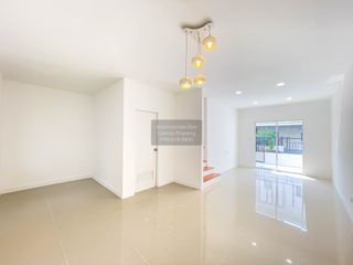 Casa adosada en venta de 3 habitaciones en Bang Yai, Nonthaburi