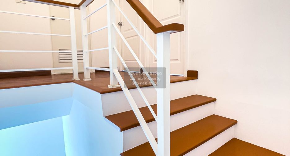 Casa adosada en venta de 3 habitaciones en Bang Yai, Nonthaburi