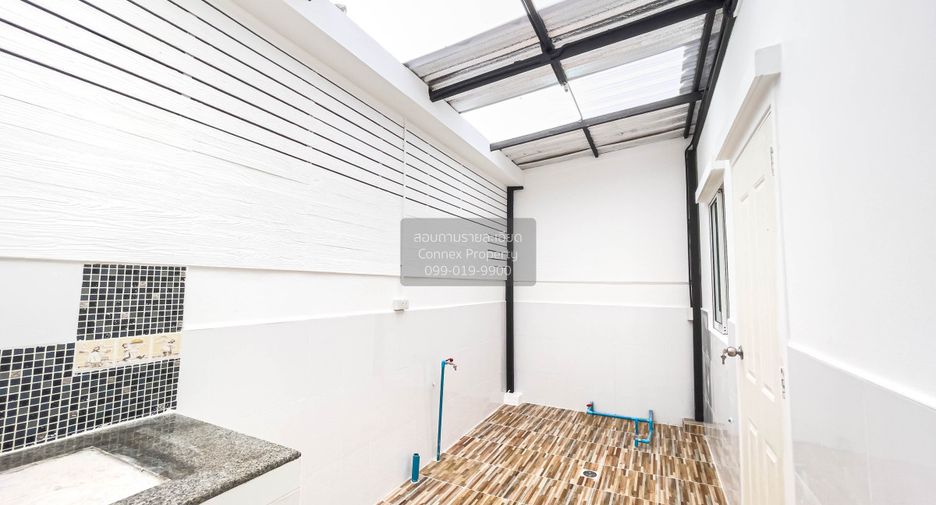Casa adosada en venta de 3 habitaciones en Bang Yai, Nonthaburi