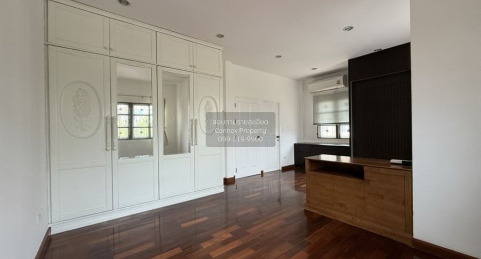 Casa adosada en venta de 3 habitaciones en Taling Chan, Bangkok