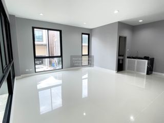 For sale 1 Beds townhouse in Phutthamonthon, Nakhon Pathom