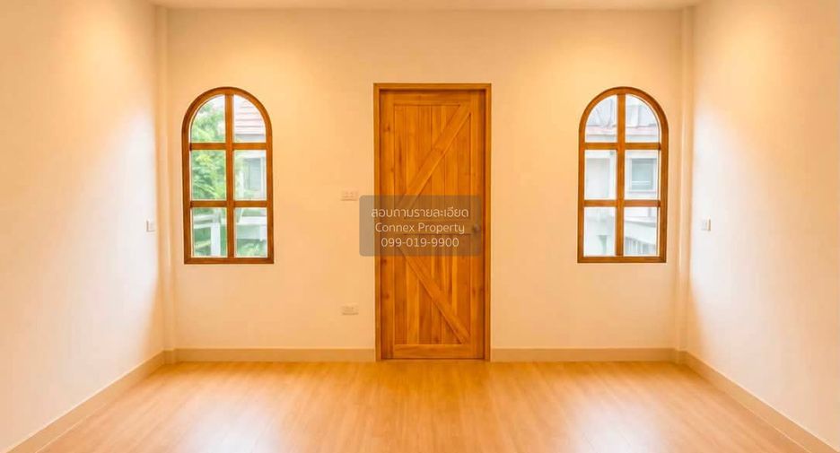À vendre 2 chambres maison de ville à Krathum Baen, Samut Sakhon