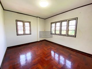 Haus zum Kauf mit 4 Zimmer in Bang Khae, Bangkok
