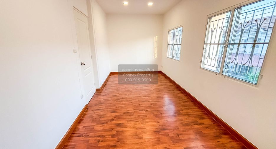 Casa adosada en venta de 3 habitaciones en Bang Yai, Nonthaburi