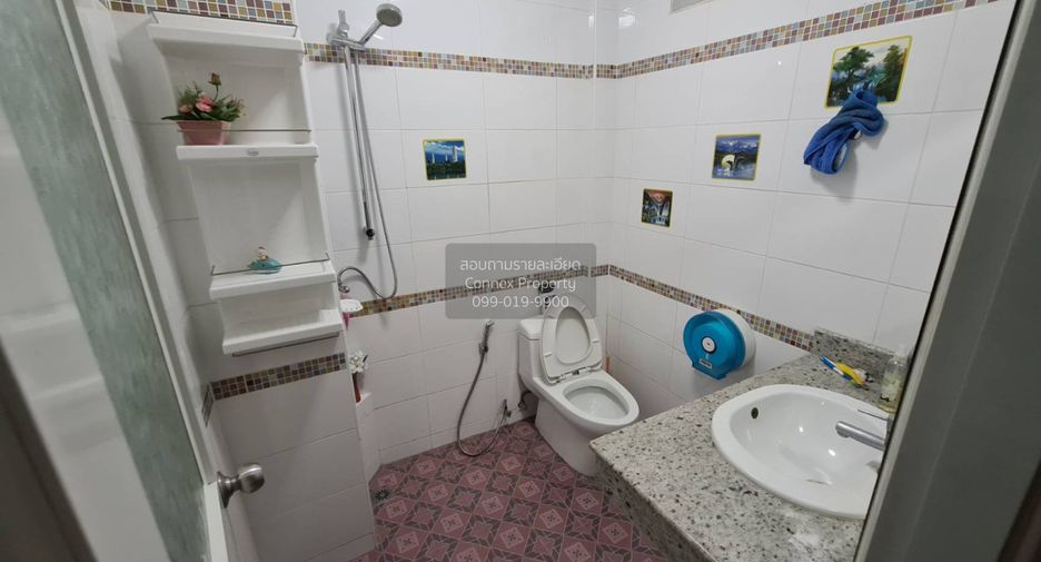 Casa adosada en venta de 4 habitaciones en Taling Chan, Bangkok