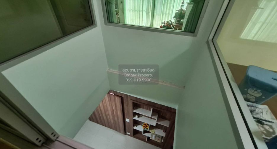 Casa adosada en venta de 4 habitaciones en Taling Chan, Bangkok