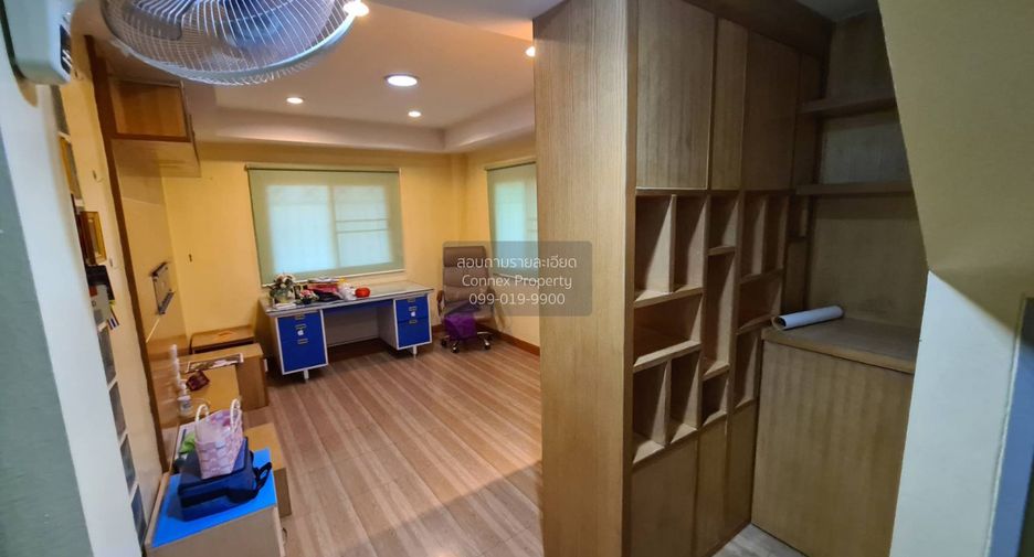 Casa adosada en venta de 4 habitaciones en Taling Chan, Bangkok
