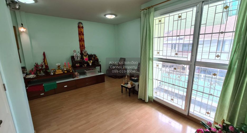 Casa adosada en venta de 4 habitaciones en Taling Chan, Bangkok