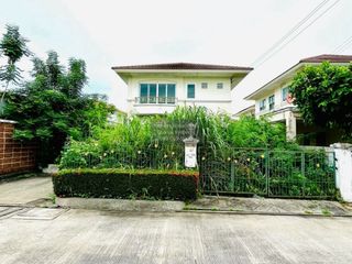 Haus zum Kauf mit 3 Zimmer in Bang Kruai, Nonthaburi
