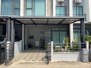Casa adosada en venta de 3 habitaciones en Bang Yai, Nonthaburi