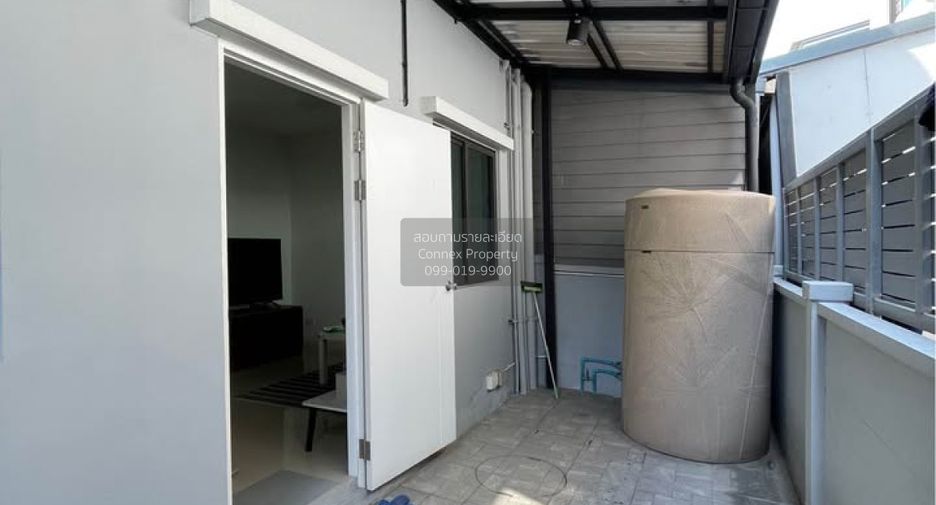 Casa adosada en venta de 3 habitaciones en Bang Yai, Nonthaburi