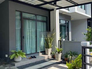 Casa adosada en venta de 3 habitaciones en Bang Yai, Nonthaburi