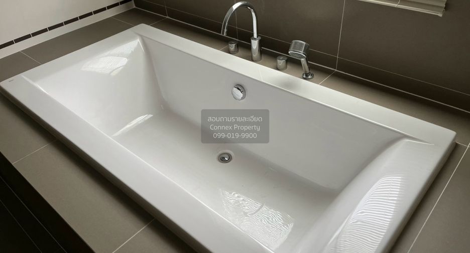 À vendre 5 chambres maison à Pak Kret, Nonthaburi