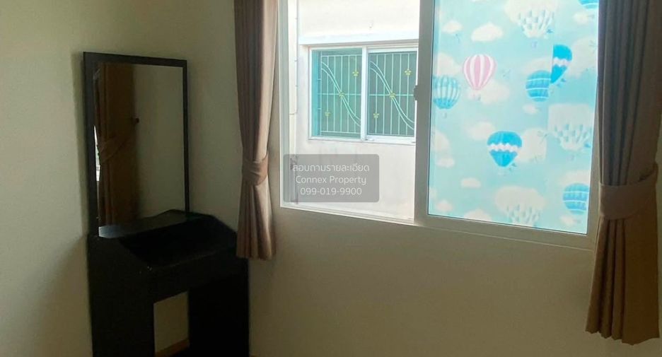Casa adosada en venta de 3 habitaciones en Don Mueang, Bangkok