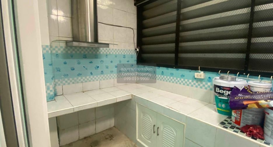 Casa adosada en venta de 3 habitaciones en Don Mueang, Bangkok