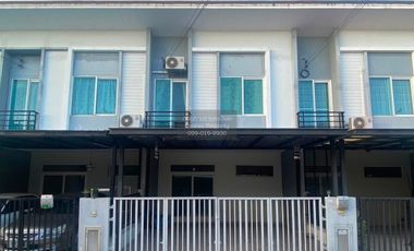 Casa adosada en venta de 3 habitaciones en Don Mueang, Bangkok