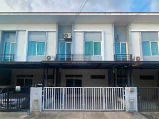 Casa adosada en venta de 3 habitaciones en Don Mueang, Bangkok
