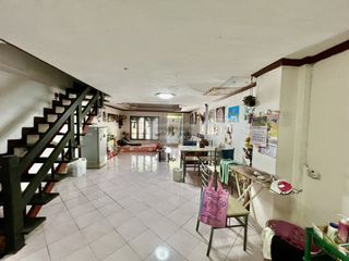 À vendre 2 chambres maison de ville à Lam Luk Ka, Pathum Thani