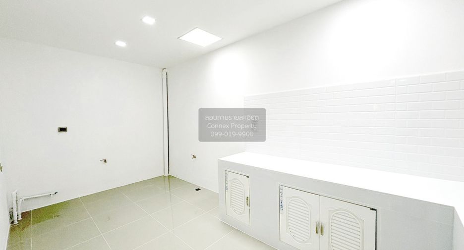 For sale 3 ベッドルーム townhouse in Phutthamonthon, Nakhon Pathom