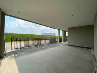 For sale 4 ベッドルーム house in Khlong Luang, Pathum Thani
