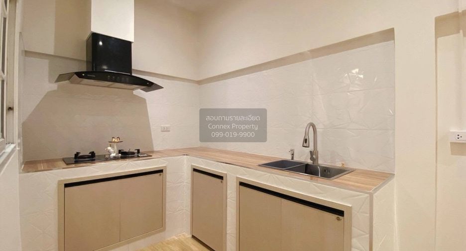 For sale 2 bedrooms townhouse in Mueang Phuket, Phuket