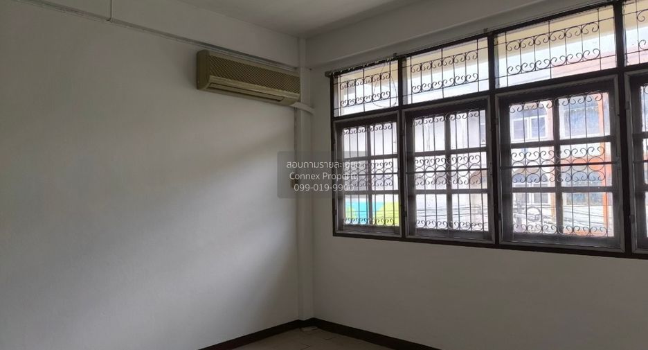 For sale 2 bedrooms retail Space in Lat Phrao, Bangkok