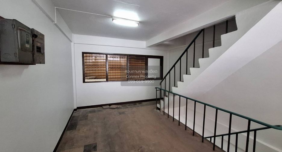 For sale 2 bedrooms retail Space in Lat Phrao, Bangkok