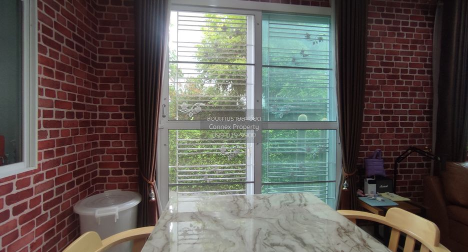 Casa adosada en venta de 3 habitaciones en Bang Khae, Bangkok