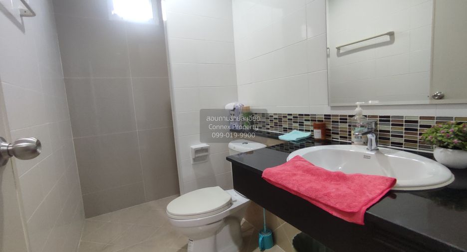 Casa adosada en venta de 3 habitaciones en Bang Khae, Bangkok