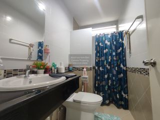 Casa adosada en venta de 3 habitaciones en Bang Khae, Bangkok