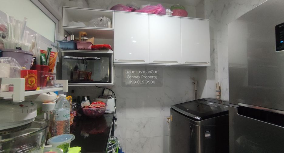 Casa adosada en venta de 3 habitaciones en Bang Khae, Bangkok