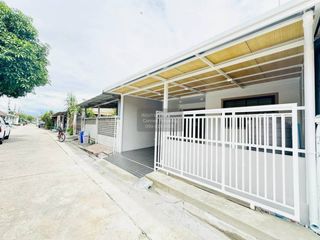 Casa adosada en venta de 3 habitaciones en Bang Bua Thong, Nonthaburi