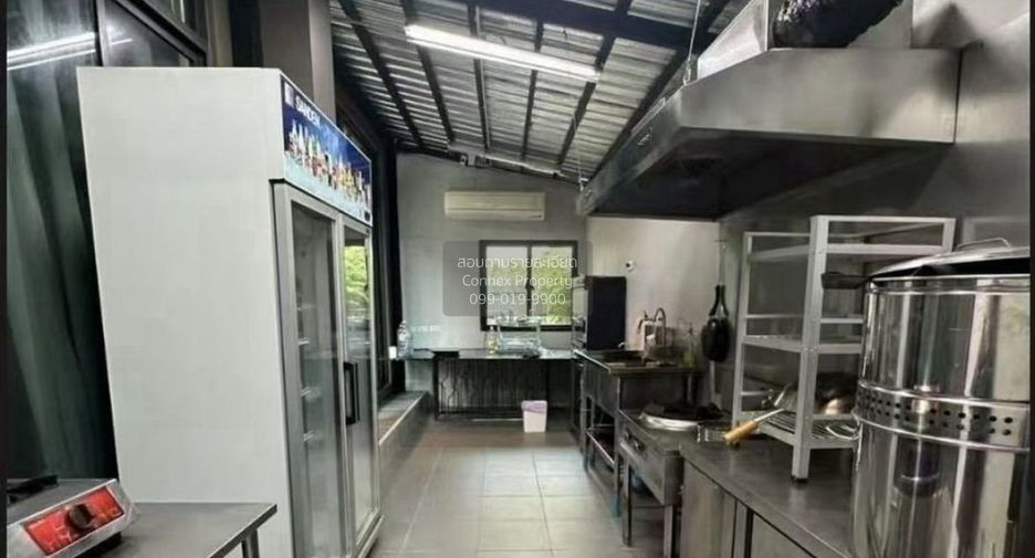 出售 4 卧室 独立屋 在 Phra Khanong, 曼谷