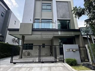 出售 4 卧室 独立屋 在 Phra Khanong, 曼谷