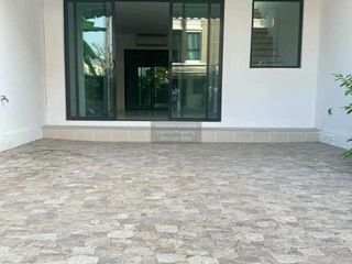 Casa adosada en venta de 3 habitaciones en Bueng Kum, Bangkok