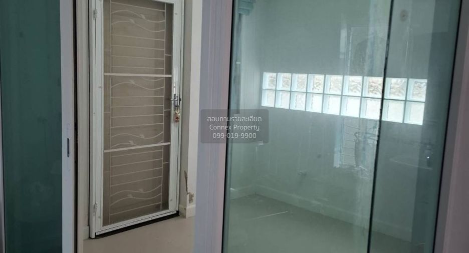 出售 3 卧室 独立屋 在 Mueang Pathum Thani, Pathum Thani
