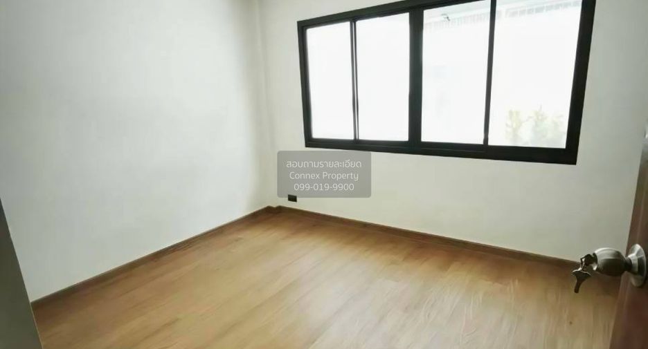 For sale 3 bedrooms townhouse in Mueang Nonthaburi, Nonthaburi