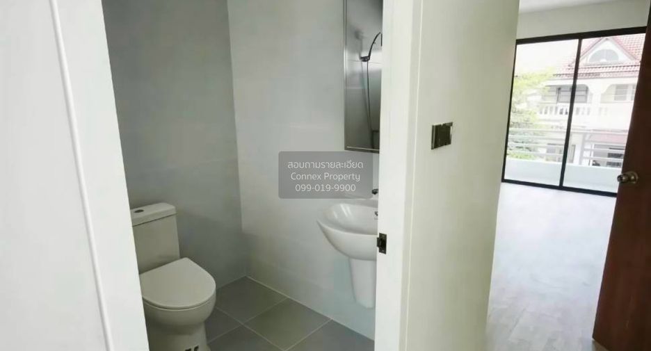 For sale 3 bedrooms townhouse in Mueang Nonthaburi, Nonthaburi