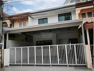 For sale 3 bedrooms townhouse in Mueang Nonthaburi, Nonthaburi