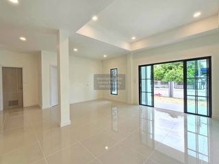Haus zum Kauf mit 4 Zimmer in Don Mueang, Bangkok