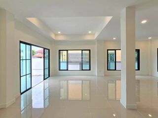 Haus zum Kauf mit 4 Zimmer in Don Mueang, Bangkok