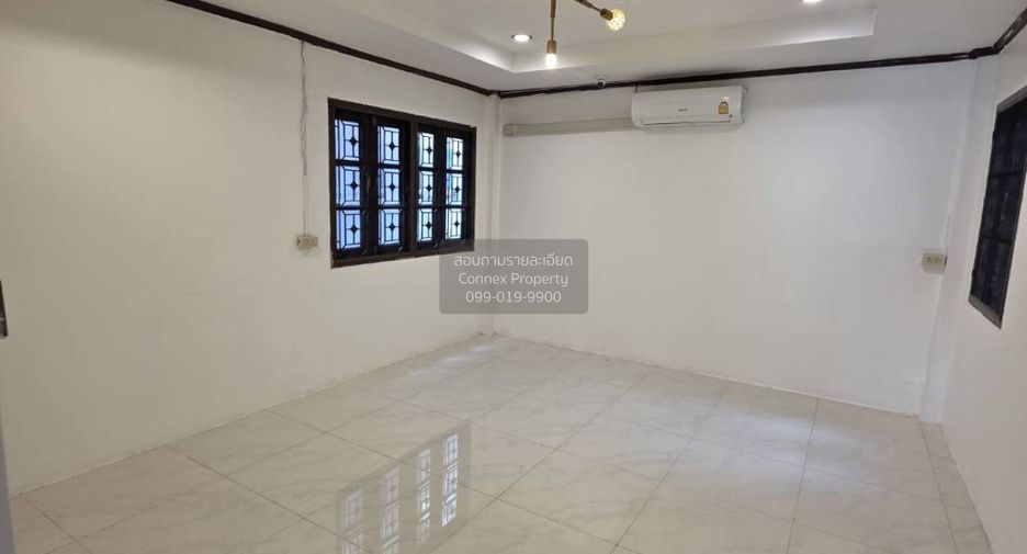 出售 8 卧室 独立屋 在 Mueang Pathum Thani, Pathum Thani