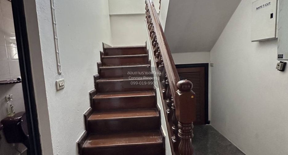 出售 8 卧室 独立屋 在 Mueang Pathum Thani, Pathum Thani